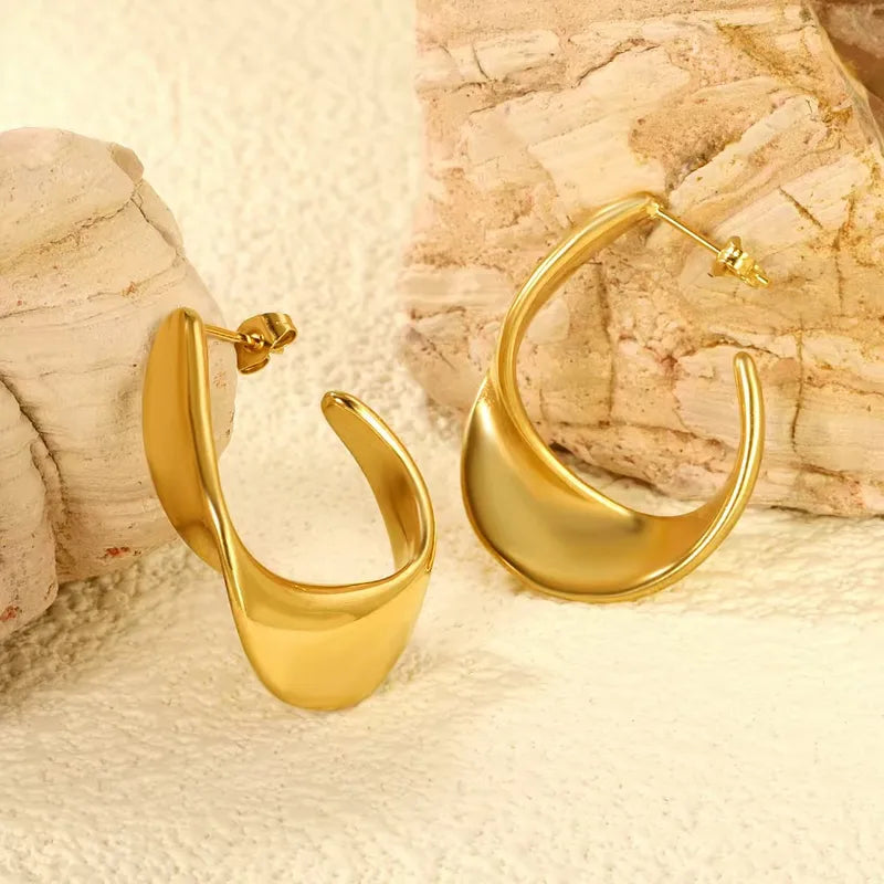Bold Curve C-Hoop Earrings