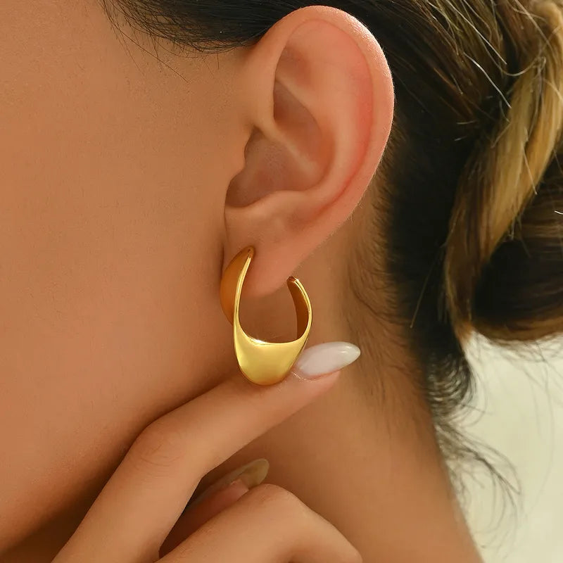 Bold Curve C-Hoop Earrings