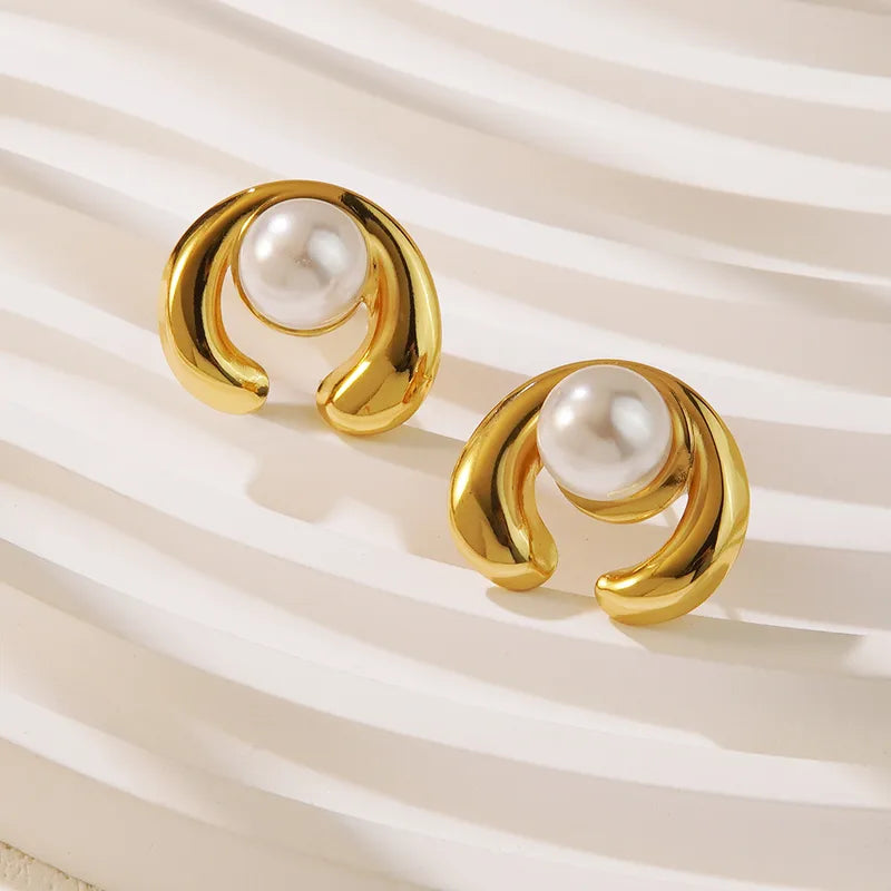 Luna Pearl Stud Earrings
