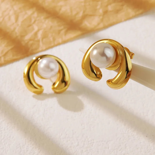 Luna Pearl Stud Earrings